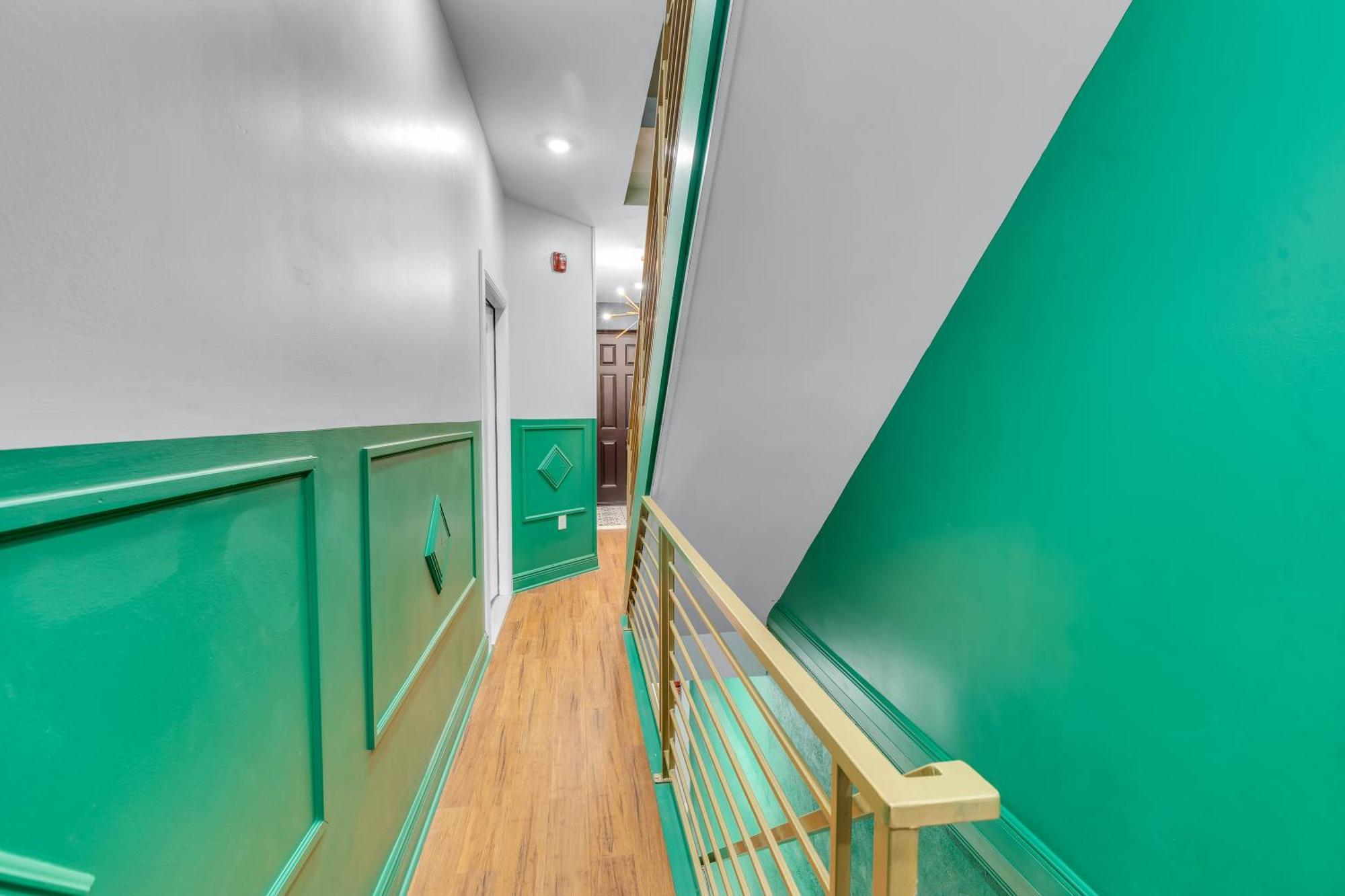 Apartment 1 Bedroom Patio Paradise In Central City