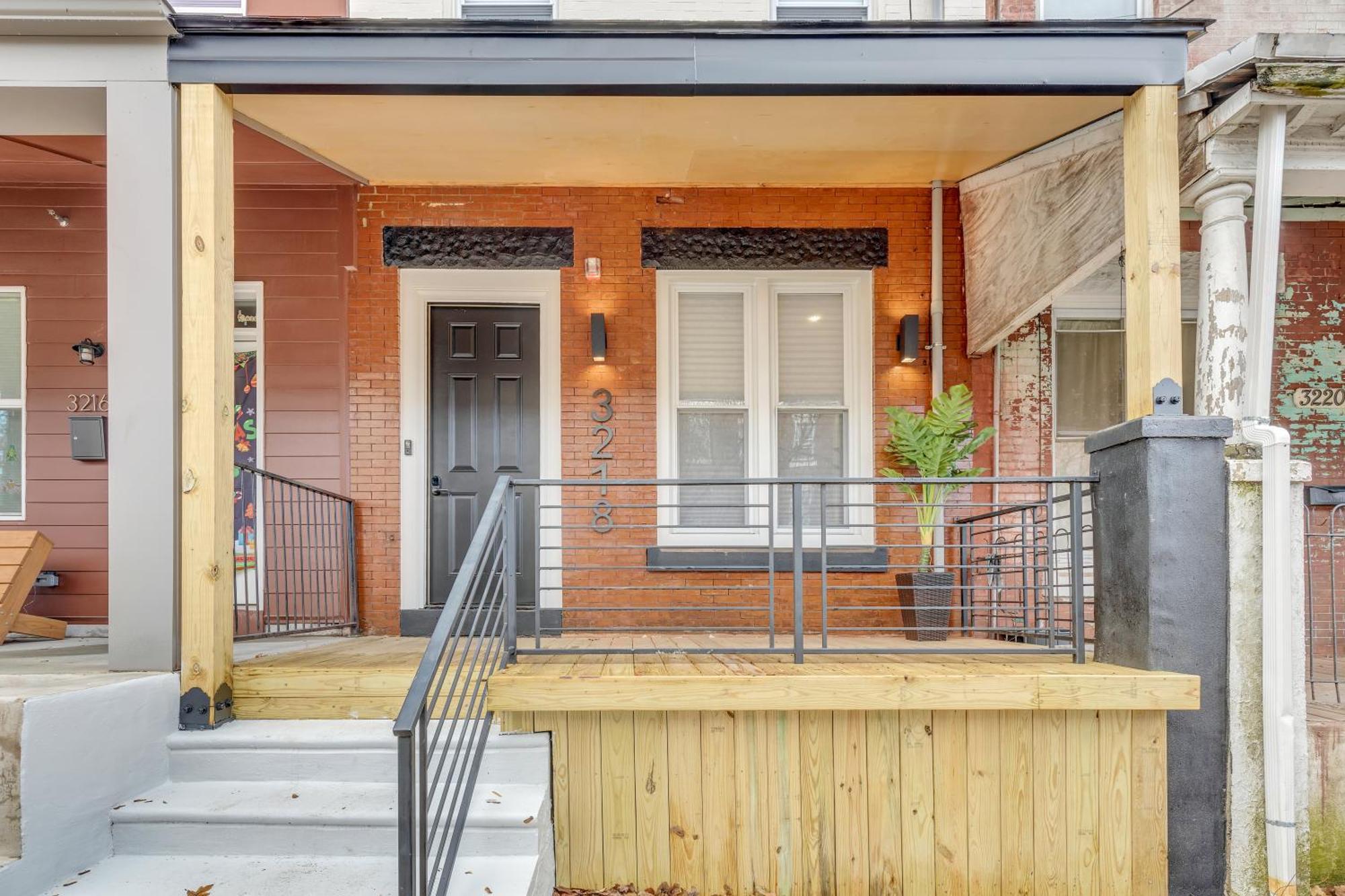 1 Bedroom Patio Paradise In Central City